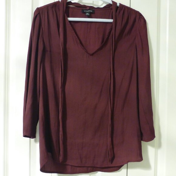 LE CHATEAU maroon v-neck top with ties - Picture 1 of 11